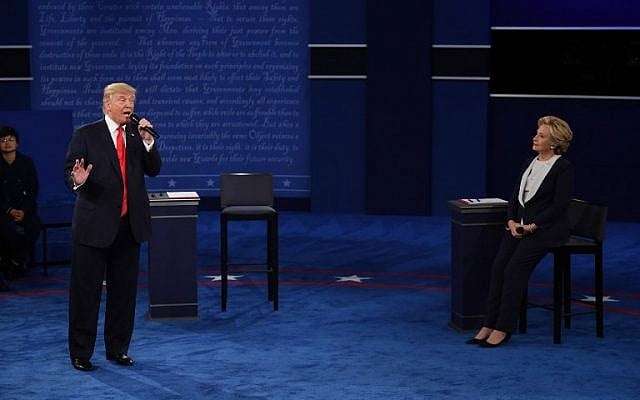 US Republican presidential candidate Donald Trump speaks during the second presidential debate at Washington University in St. Louis, Missouri, October 9, 2016. (AFP/Robyn Beck)