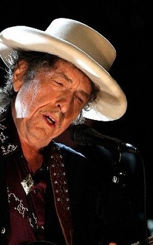 Musician Bob Dylan performs onstage during the AFI Life Achievement Award: A Tribute to Michael Douglas at Sony Pictures Studios in Culver City, California, June 11, 2009. (Kevin Winter/Getty Images for AFI) Musician Bob Dylan performs onstage during the AFI Life Achievement Award: A Tribute to Michael Douglas at Sony Pictures Studios in Culver City, California, June 11, 2009. (Kevin Winter/Getty Images for AFI)