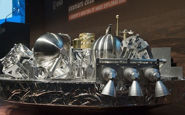A 1:3 scale model of the landing unit Schiaparelli of the European-Russian ExoMars 2016 mission is seen at the ESA space operation center (ESOC) in Darmstadt, Germany, on October 19, 2016. (AFP PHOTO / THOMAS KIENZLE) A 1:3 scale model of the landing unit Schiaparelli of the European-Russian ExoMars 2016 mission is seen at the ESA space operation center (ESOC) in Darmstadt, Germany, on October 19, 2016. (AFP PHOTO / THOMAS KIENZLE)