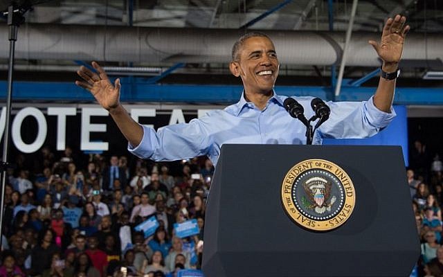 US President Barack Obama speaks at a campaign event for Democratic presidential candidate Hillary Clinton in Las Vegas on October 23, 2016. (AFP PHOTO / NICHOLAS KAMM)