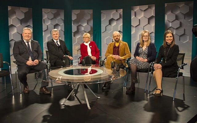 From left, Iceland's prime minister and leader of the progress party Sigurdur Ingi Johansson, Benedikt Johannesson founder and chairman of Vidreisn party, Oddny G. Hardardottir, Ottarr Proppe of the Bright Future party, Asta Gudrun Helgadottir of the Pirate Party and Katrin Jakobsdottir chairman of Left Green party, seated for a televions debate in Reykjavik, Iceland, October 29, 2016. (AFP/Halldor KOLBEINS)
