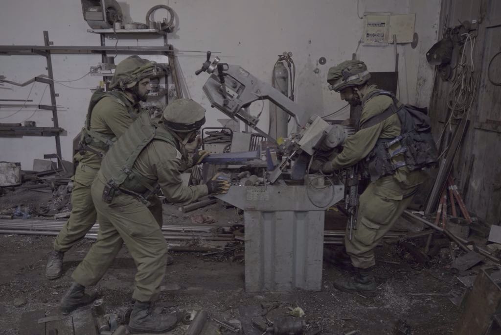 IDF soldiers confiscate machinery from an alleged gunsmithing workshop in the Palestinian village of Azzun, in the northern West Bank, on October 10, 2016. (IDF Spokesperson's Unit) IDF soldiers confiscate machinery from an alleged gunsmithing workshop in the Palestinian village of Azzun, in the northern West Bank, on October 10, 2016. (IDF Spokesperson's Unit)