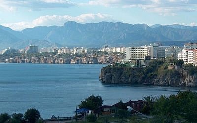 File: The Antalya coastline in Turkey (CC-BY SA Wikipedia)