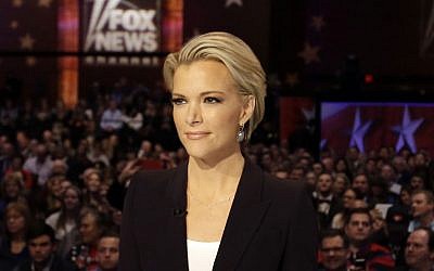 Moderator Megyn Kelly waits for the start of the Republican presidential primary debate in Des Moines, Iowa, January 28, 2016. (AP/Chris Carlson)