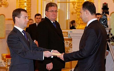 Palestinian diplomat Faed Mustafa presents his credentials to then-Russian President Dmitry Medvedev in Moscow on December 16, 2009. (Wikimedia Commons, Russian Presidential Press and Information Office, CC BY 4.0)