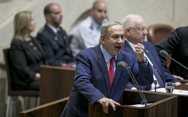 Prime Minister Benjamin Netanyahu addresses the Israeli parliament at the opening of the winter session in the assembly hall of the Knesset, Jerusalem, October 31, 2016.(Yonatan Sindel/FLASH90)