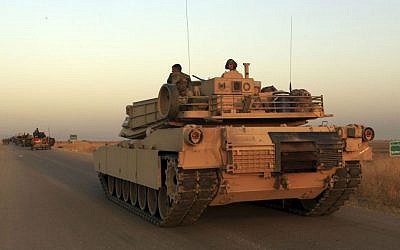 Iraq's elite counterterrorism forces advance near Mosul, Iraq, October 20, 2016. (AP/Khalid Mohammed)