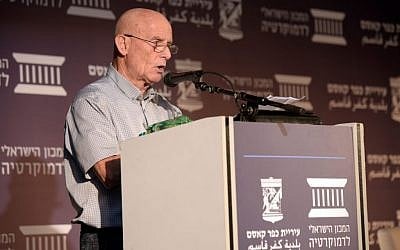 yoz_4169 Ami Ayalon, ex-Shin Bet chief, speaking at event about the 1956 Kafr Kassem massacre and its relevance to current Jewish-Arab relations in the State of Israel. (Photo credit: Yossi Zelinger)