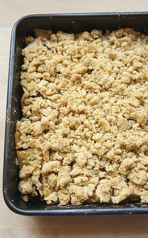 Apple and pear streusel crumble (Shannon Sarna/JTA)