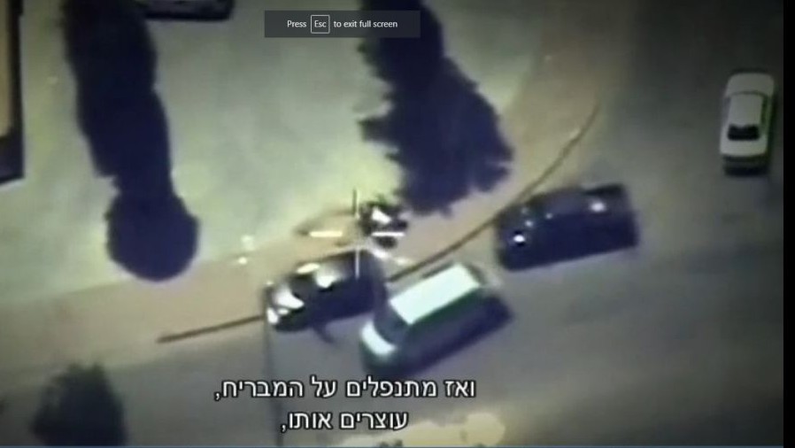 Border Police commandos in disguises dismount from a civilian pick up truck to arrest a smuggler near his home in a Bedouin community in southern Israel. (Screen capture Channel 10) Border Police commandos in disguises dismount from a civilian pick up truck to arrest a smuggler near his home in a Bedouin community in southern Israel. (Screen capture Channel 10)