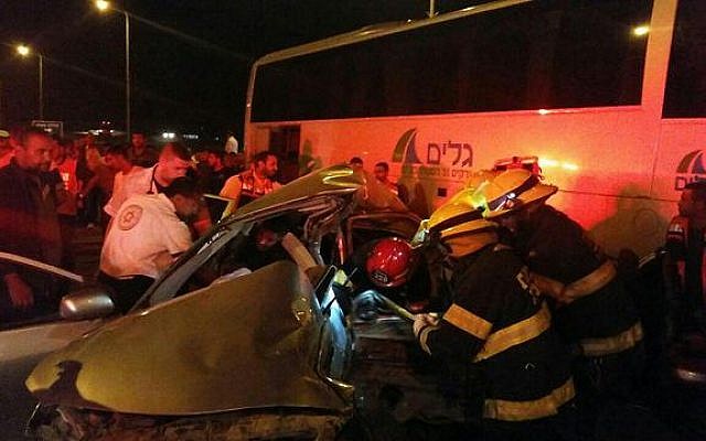 The scene of a fatal collision between a bus and a car in southern Israel on October 30, 2016. (Hatzala Negev spokesperson)
