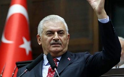 Turkish Prime Minister Binali Yildirim speaks during the AK Party's group meeting at the Grand National Assembly of Turkey in Ankara, on November 1, 2016. (AFP PHOTO / ADEM ALTAN)