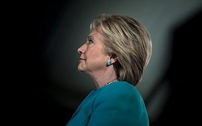 US Democratic presidential nominee Hillary Clinton waits to speak during a rally at the Armory in Manchester, New Hampshire, November 6, 2016. (AFP/Brendan Smialowski)