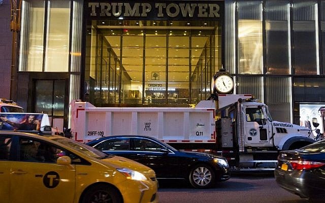 A sanitation truck is parked outside Trump Tower in New York City on election day November 8, 2016. (AFP/ DOMINICK REUTER)