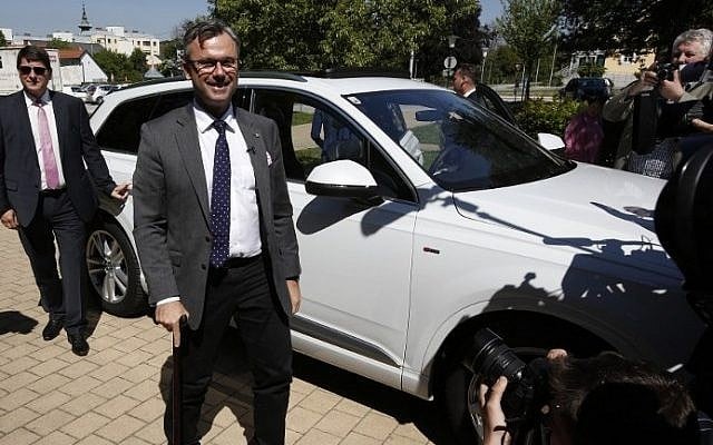 Austrian Freedom Party (FPOe) candidate Norbert Hofer arrives at a polling station to cast his ballot during the second round of presidential elections in Pinkafeld, some 100 km south of Vienna, Austria, on May 22, 2016. (Dieter Nagl/AFP) Austrian Freedom Party (FPOe) candidate Norbert Hofer arrives at a polling station to cast his ballot during the second round of presidential elections in Pinkafeld, some 100 km south of Vienna, Austria, on May 22, 2016. (Dieter Nagl/AFP)