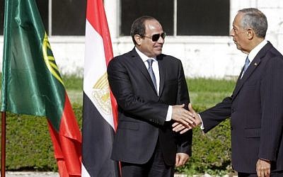 Portuguese President Marcelo Rebelo de Sousa (R) welcomes his Egyptian counterpart Abdel Fattah al-Sisi upon his arrival at the Belem monastery on the beginning of a state visit in Lisbon, on November 21, 2016. (AFP PHOTO/JOSE MANUEL RIBEIRO) Portuguese President Marcelo Rebelo de Sousa (R) welcomes his Egyptian counterpart Abdel Fattah al-Sisi upon his arrival at the Belem monastery on the beginning of a state visit in Lisbon, on November 21, 2016. (AFP PHOTO/JOSE MANUEL RIBEIRO)