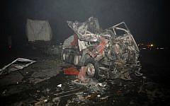 A picture shows the wreckage of a truck following a suicide bombing that targeted Shiite pilgrims returning from the Arbaeen commemoration in Karbala, on November 24, 2016. (AFP/Haidar HAMDANI)