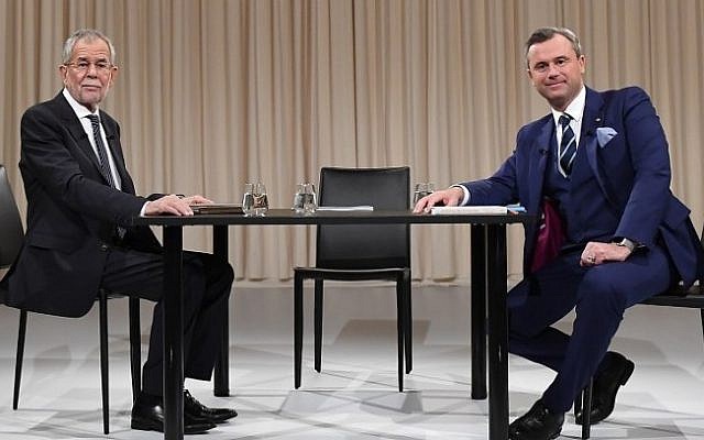 Alexander Van der Bellen, left, candidate for presidential elections of the Austrian Greens, Norbert Hofer, right, candidate of Austria's right-wing Freedom Party, FPOE, take their seats for a television debate in Vienna, Austria on November 27, 2016.(AFP/ JOE KLAMAR) Alexander Van der Bellen, left, candidate for presidential elections of the Austrian Greens, Norbert Hofer, right, candidate of Austria's right-wing Freedom Party, FPOE, take their seats for a television debate in Vienna, Austria on November 27, 2016.(AFP/ JOE KLAMAR)