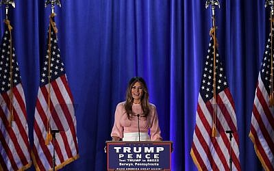  Melania Trump, wife of Republican presidential nominee Donald Trump, speaks to supporters during a campaign event November 3, 2016 in Berwyn, Pennsylvania. (Alex Wong/Getty Images/AFP)