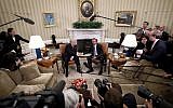US President Barack Obama (R) shakes hands with President-elect Donald Trump (L) following a meeting in the Oval Office November 10, 2016 ( Win McNamee/Getty Images/AFP)