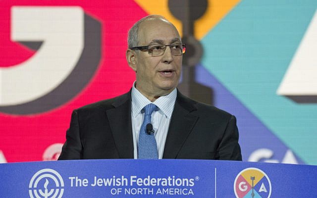 Chemi Peres, a son of former Israeli president Shimon Peres, speaking at the annual General Assembly of the Jewish Federations of North America, November 15, 2016. (Ron Sachs)