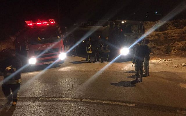 Israeli and Palestinian firefighting teams on Thursday, November 24, 2016 (COGAT/Twitter)