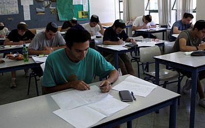 Students in Hartman secondary school in Jerusalem taking their matriculation exams in mathematics. May 25, 2010. (Yossi Zamir/Flash 90) Students in Hartman secondary school in Jerusalem taking their matriculation exams in mathematics. May 25, 2010. (Yossi Zamir/Flash 90)