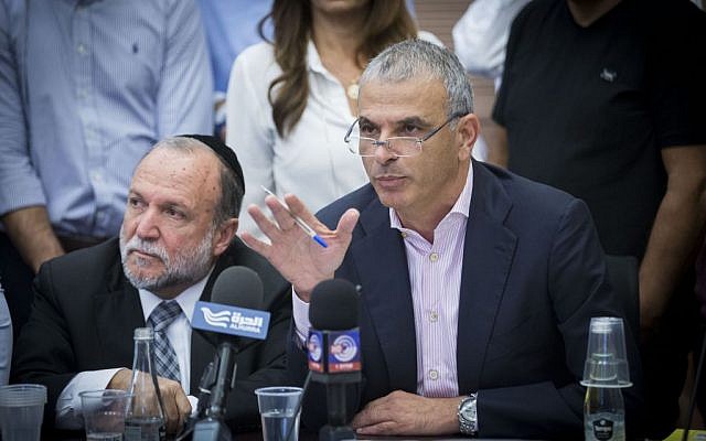 Finance Minister Moshe Kahlon during a Finance Committee meeting at the Knesset, October 31, 2016. (Miriam Alster/Flash90)