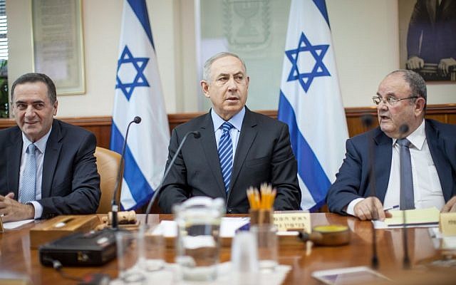 Prime Minister Benjamin Netanyahu leads the weekly cabinet meeting conference at his office in Jerusalem on November 6, 2016. (Emil Salman/POOL) Prime Minister Benjamin Netanyahu leads the weekly cabinet meeting conference at his office in Jerusalem on November 6, 2016. (Emil Salman/POOL)