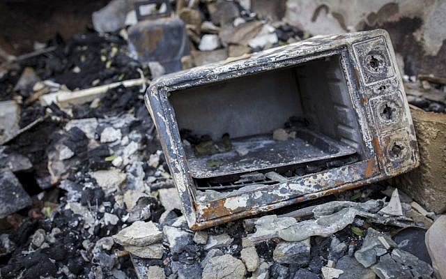 View of the damage caused from a fire in Zichron Yaakov, November 23, 2016. (Doron Horowitz/Flash90)