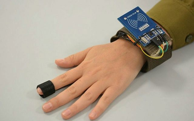 IDF's digital bracelet developed by cadets (Courtesy IDF Spokesperson Unit) 