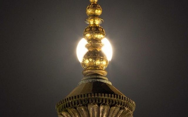The brightest moon in almost 69 years rises behind the dome of the Kamakhya Hindu temple in Gauhati, India, Monday, Nov. 14, 2016. The phenomenon is known as the supermoon. (Anupam Nath/AP Photo) The brightest moon in almost 69 years rises behind the dome of the Kamakhya Hindu temple in Gauhati, India, Monday, Nov. 14, 2016. The phenomenon is known as the supermoon. (Anupam Nath/AP Photo)