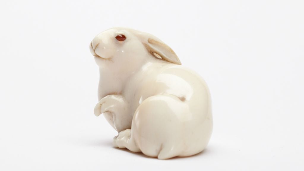 Ivory netsuke, the hare with amber eyes in the title of Edmund de Waal's family memoir. (Lostrobots CC BY-SA 4.0 via Wikimedia Commons) Ivory netsuke, the hare with amber eyes in the title of Edmund de Waal's family memoir. (Lostrobots CC BY-SA 4.0 via Wikimedia Commons)