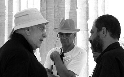 Peter Eisenman (L) in Greece, 2013 (CC BY-SA Pagalosp, Wikipedia)