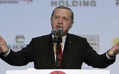 Turkey's President Recep Tayyip Erdogan addresses a business meeting in Istanbul, Wednesday, Nov. 9, 2016. (Murat Cetinmuhurdar/Presidential Press Service, Pool photo via AP)