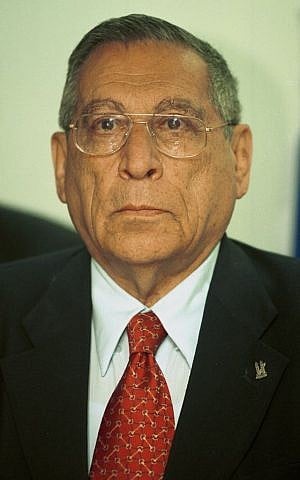 Portrait of then-tourism minister Rehavam Ze'evi, March 11, 2001. (Flash90)