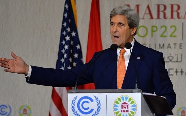 US Secretary of State John Kerry delivers a speech at the COP22 climate change conference on November 16, 2016, in Marrakesh, Morocco. / AFP PHOTO / STR