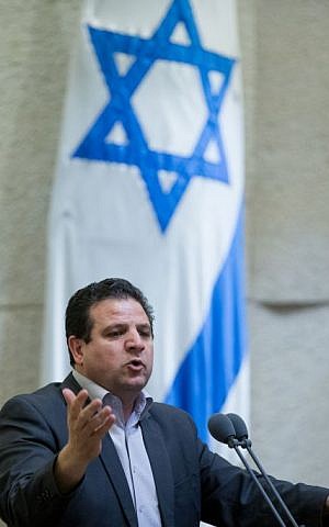 Ayman Odeh, the leader of the Joint (Arab) List, speaks during a vote on a bill that would allow suspension of Knesset members, March 28, 2016. (Yonatan Sindel/Flash90)