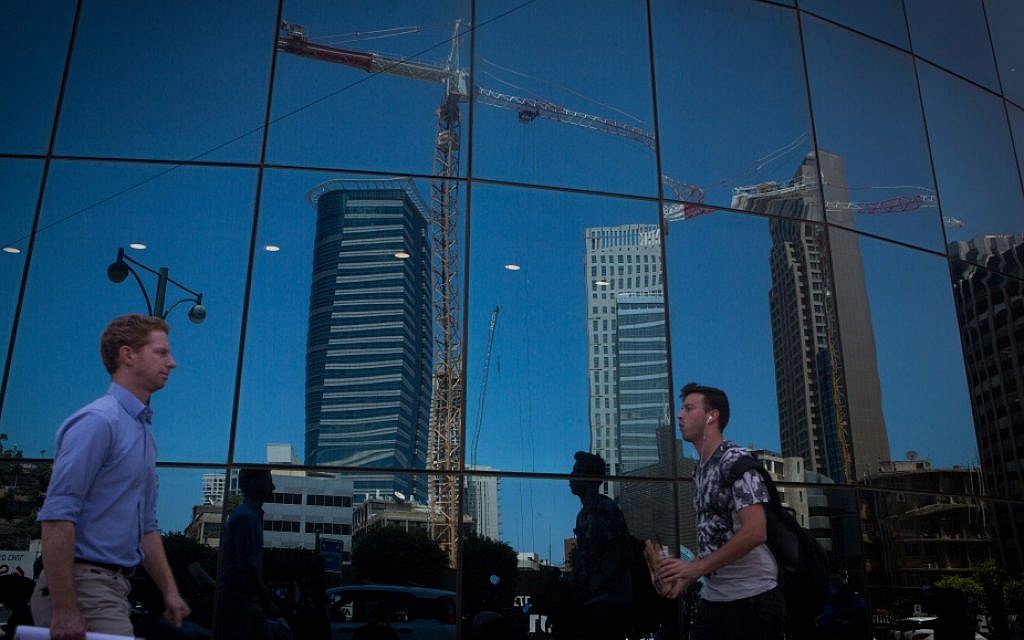 An illustrative photo of the Ramat Gan diamond center, where many binary options firms are located, June 23, 2015. (Miriam Alster/Flash90) An illustrative photo of the Ramat Gan diamond center, where many binary options firms are located, June 23, 2015. (Miriam Alster/Flash90)