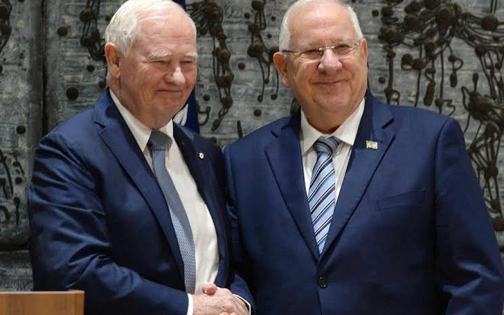 President Reuven Rivlin greets Governor General of Canada David Johnston in Jerusalem on November 2, 12016 (Photo Credit: Mark Neiman/GPO)