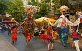 Giant puppets are one of the cultural events sponsored by the municipality and partners at pop-up events taking place around Jerusalem in November and December 2016 (Courtesy JLM i-team)