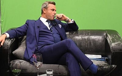 Norbert Hofer, candidate of Austria's right-wing Freedom Party, FPOE, during a television debate, in Vienna, Austria, November 27, 2016. (AFP/JOE KLAMAR)
