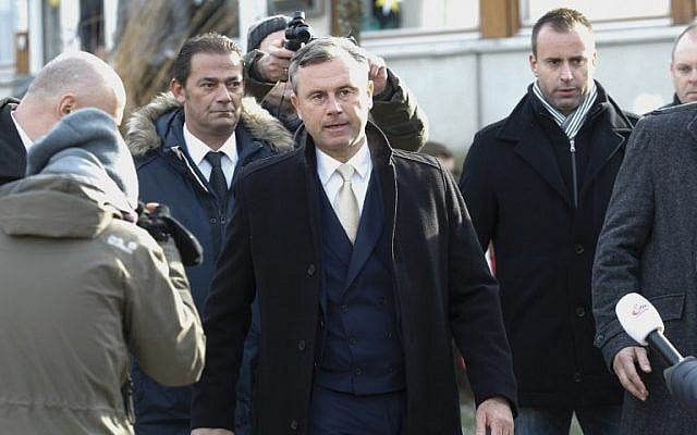 Austrian far-right Freedom Party (FPOe) presidential candidate Norbert Hofer arrives at a polling station to cast his ballot in Pinkafeld, Austria, on December 4, 2016. (AFP PHOTO / APA / ERWIN SCHERIAU / Austria OUT) Austrian far-right Freedom Party (FPOe) presidential candidate Norbert Hofer arrives at a polling station to cast his ballot in Pinkafeld, Austria, on December 4, 2016. (AFP PHOTO / APA / ERWIN SCHERIAU / Austria OUT)