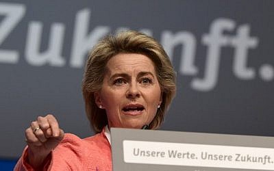 German Defense Minister Ursula von der Leyen delivers a speech during conservative Christian Democratic Union (CDU) party's congress in Essen, western Germany, on December 6, 2016. (AFP PHOTO / TOBIAS SCHWARZ)