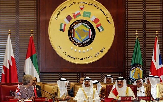 British Prime Minister Theresa May, left, attends a Gulf Cooperation Council summit on December 7, 2016, in the Bahraini capital Manama. (AFP/STRINGER)