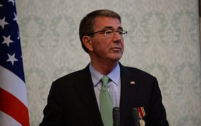 US Defense Secretary Ashton Carter addresses a joint press conference with Afghan President Ashraf Ghani at the Presidential Palace in Kabul on December 9, 2016. (AFP PHOTO / NOORULLAH SHIRZADA)