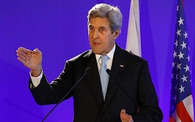 US Secretary of State John Kerry speaks during a press conference after a meeting on Syria in Paris on December 10, 2016. (AFP PHOTO/Patrick Kovarik)