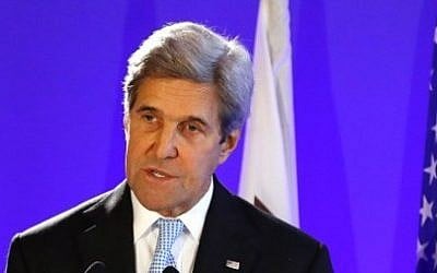 US Secretary of State John Kerry speaks during a press conference after a meeting in Paris on December 10, 2016. (AFP PHOTO / PATRICK KOVARIK)