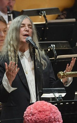 US singer Patti Smith performs 'A Hard Rain's A-Gonna Fall' by absent Literature prize winner Bob Dylan during the awardings of the Nobel Prizes in medicine, economics, physics and chemistry in Stockholm, Sweden on December 10, 2016. (AFP PHOTO/TT News Agency/JESSICA GOW) US singer Patti Smith performs 'A Hard Rain's A-Gonna Fall' by absent Literature prize winner Bob Dylan during the awardings of the Nobel Prizes in medicine, economics, physics and chemistry in Stockholm, Sweden on December 10, 2016. (AFP PHOTO/TT News Agency/JESSICA GOW)