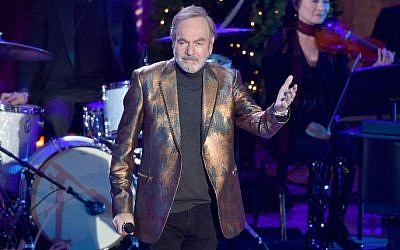 Neil Diamond performs at the 84th Rockefeller Center Christmas Tree Lighting at the Rockefeller Center on November 30, 2016 in New York City. (Theo Wargo/Getty Images/AFP)
